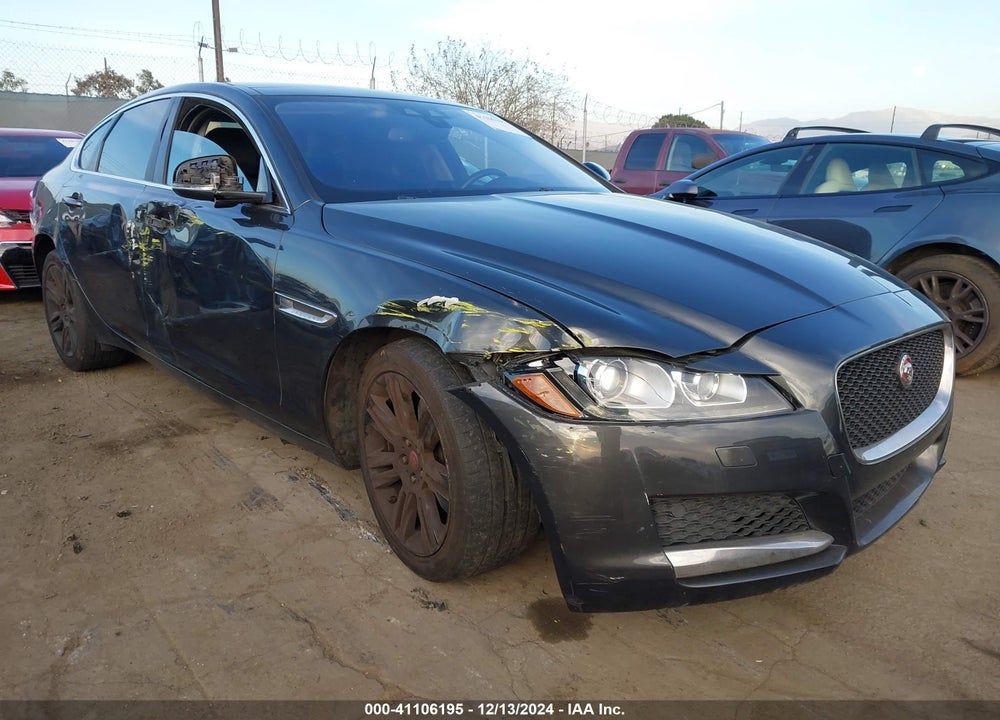 2017 JAGUAR XF 35T PREMIUM VIN: SAJBD4BV5HCY38422