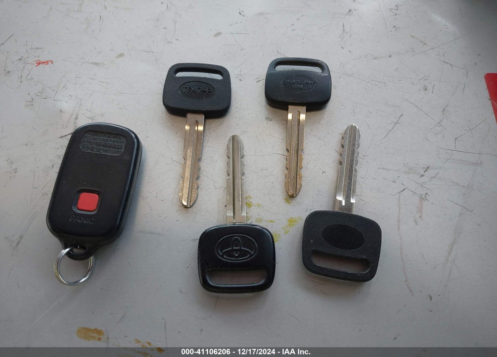 2000 TOYOTA SIENNA CE VIN: 4T3ZF19C7YU284095