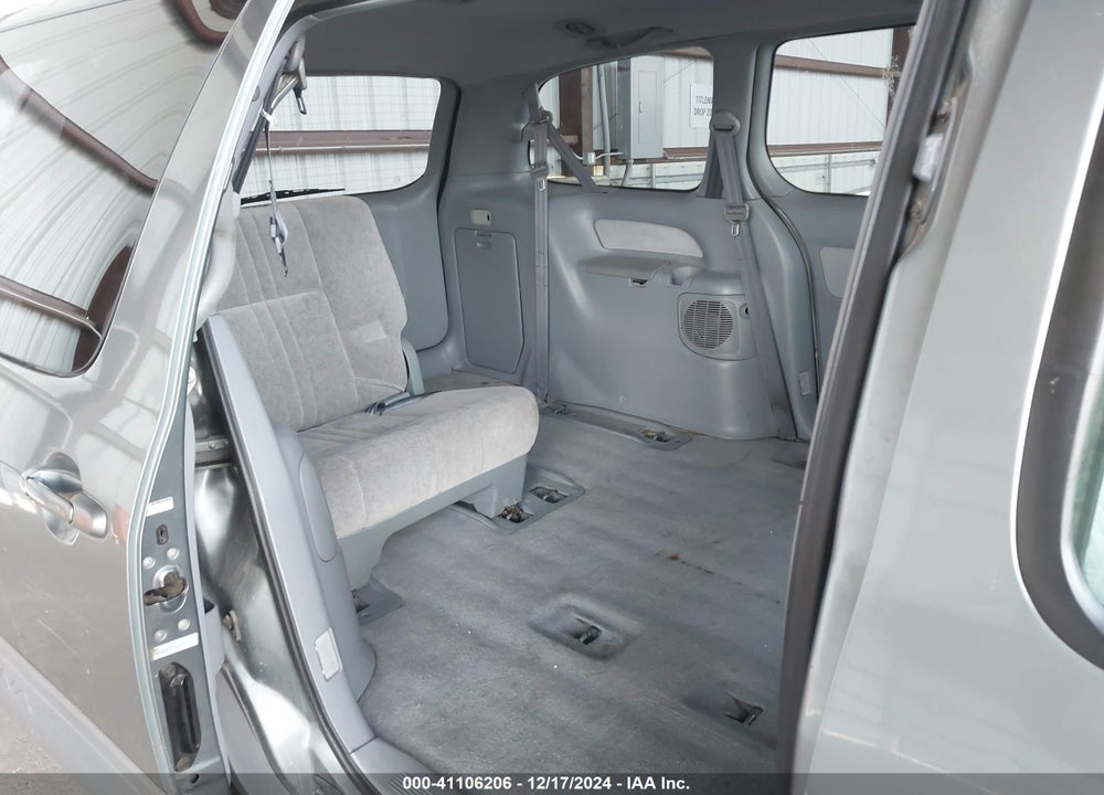 2000 TOYOTA SIENNA CE VIN: 4T3ZF19C7YU284095