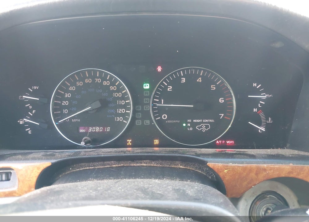 2005 LEXUS LX 470 VIN: JTJHT00WX54000860