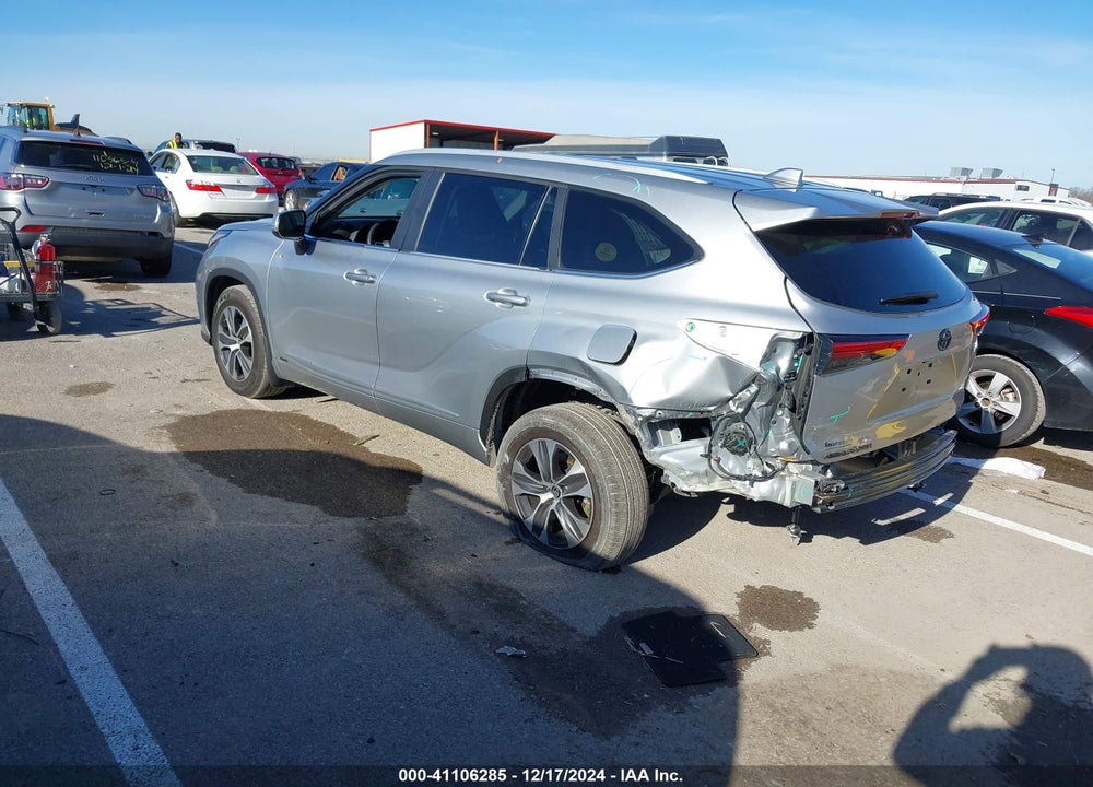 2023 TOYOTA HIGHLANDER HYBRID XLE VIN: 5TDKBRCH6PS601042