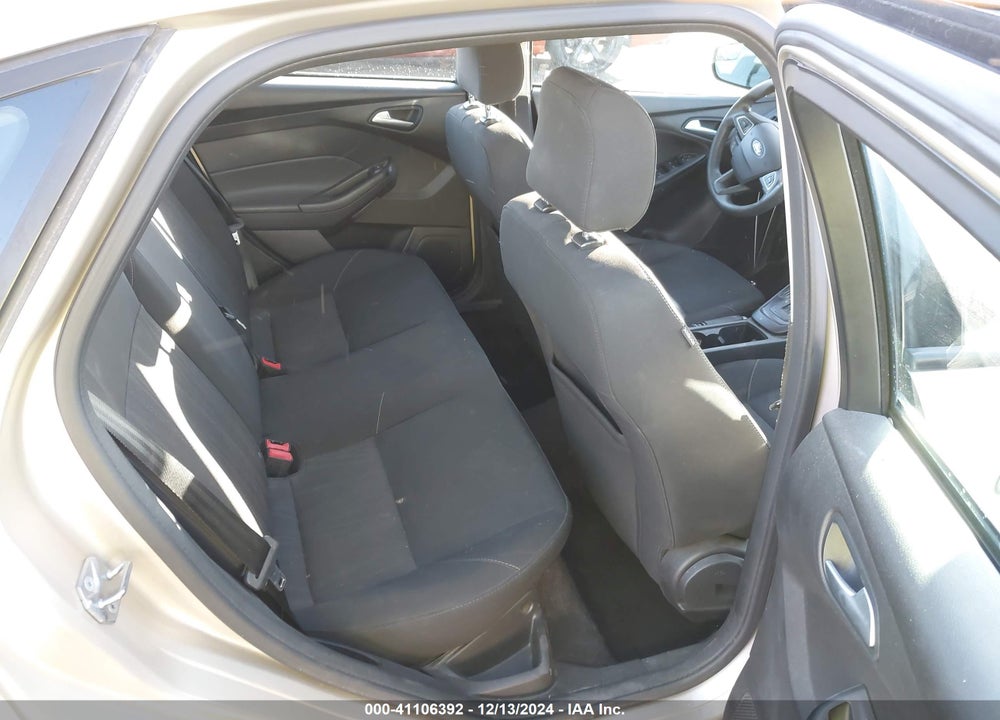 2017 FORD FOCUS SE VIN: 1FADP3F21HL296492