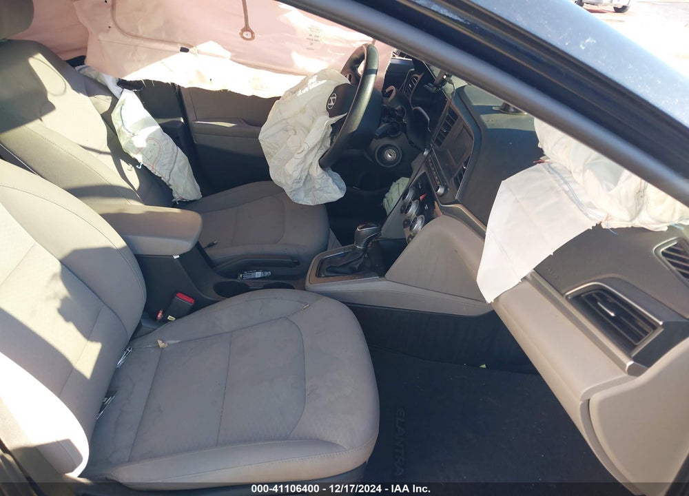 2019 HYUNDAI ELANTRA SE VIN: KMHD74LFXKU781265