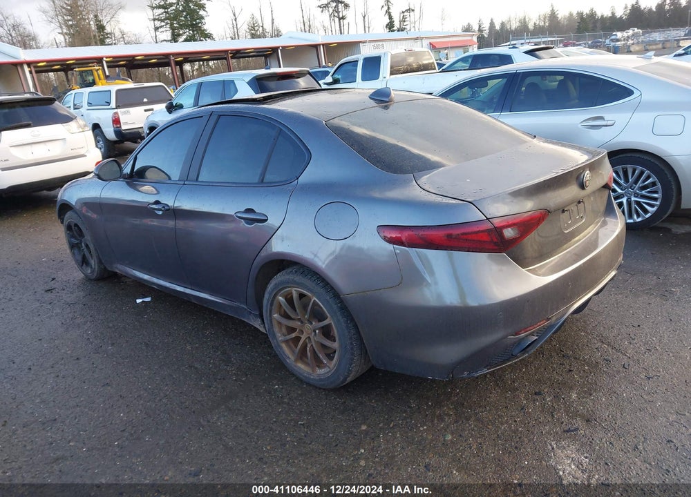 2017 ALFA ROMEO GIULIA AWD VIN: ZARFAEDN3H7537030
