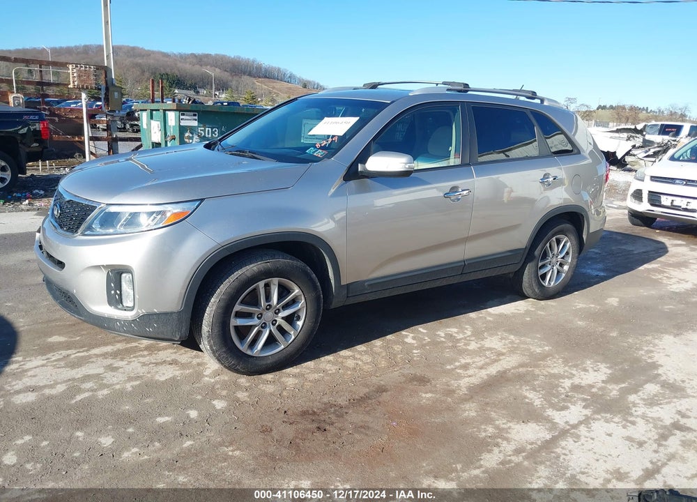2014 KIA SORENTO LX VIN: 5XYKT3A69EG538279
