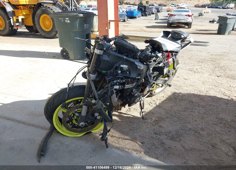 2017 YAMAHA YZFR6 C VIN: JYARJ28Y2HA001145