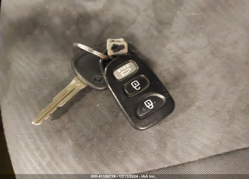 2013 HYUNDAI ELANTRA VIN: 5NPDH4AE6DH330472
