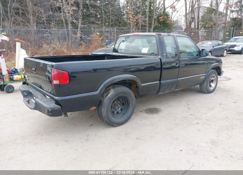2000 CHEVROLET S-10 LS VIN: 1GCCS1954Y8285343