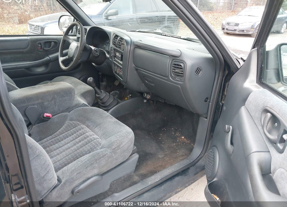 2000 CHEVROLET S-10 LS VIN: 1GCCS1954Y8285343