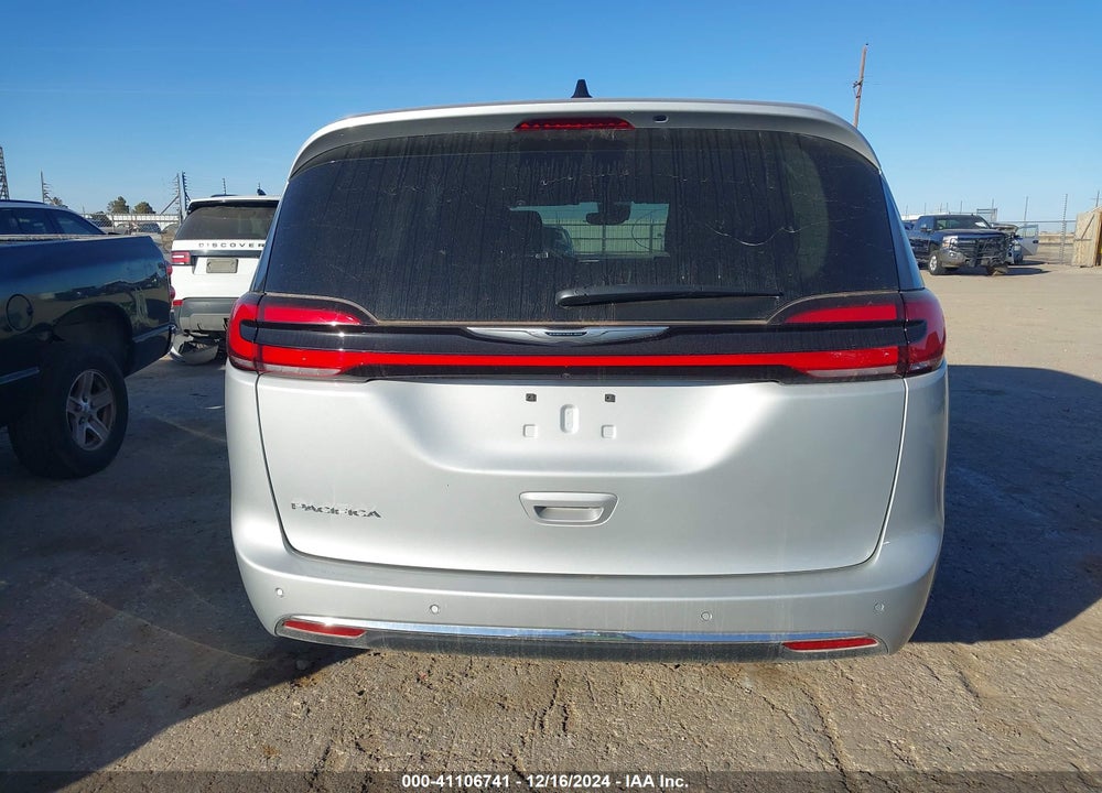 2024 CHRYSLER PACIFICA TOURING L VIN: 2C4RC1BG6RR129426