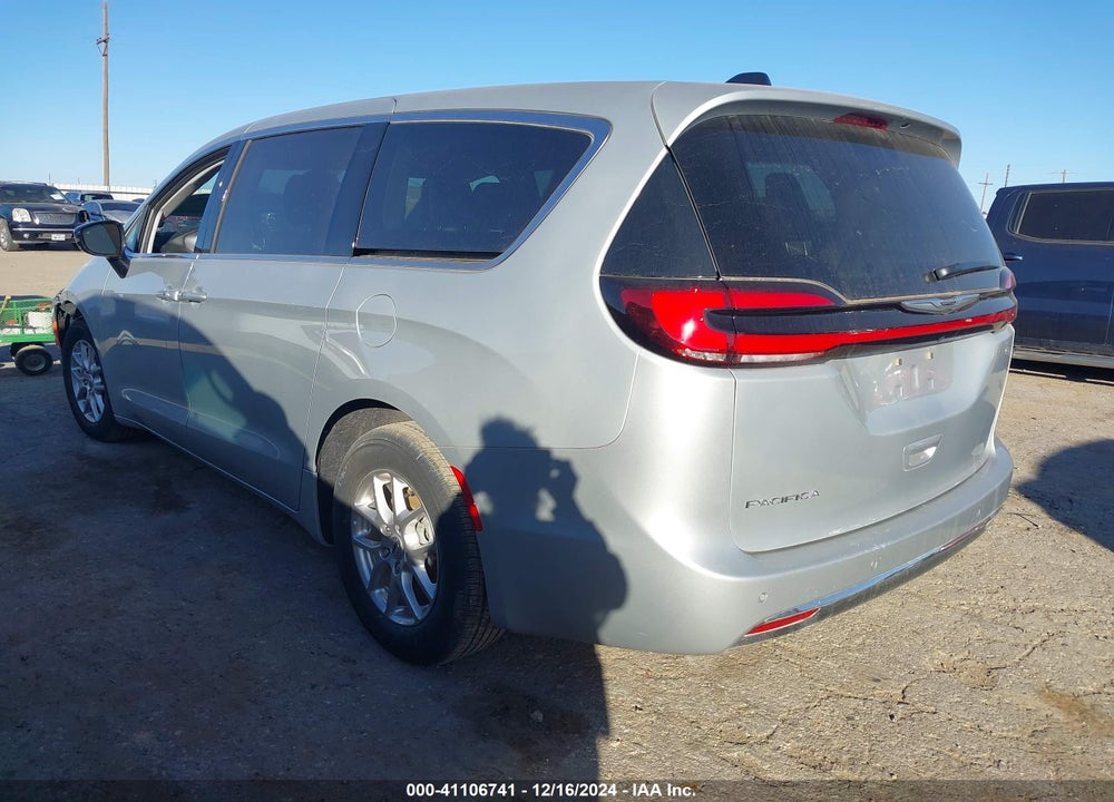 2024 CHRYSLER PACIFICA TOURING L VIN: 2C4RC1BG6RR129426