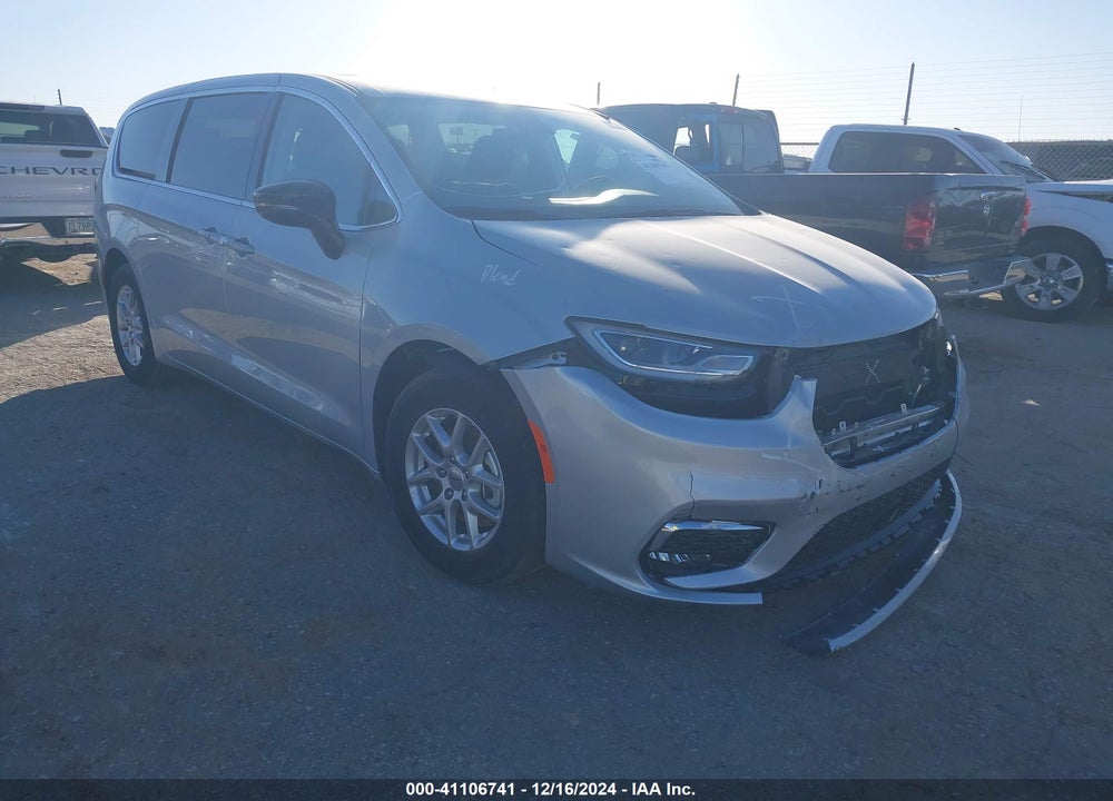 2024 CHRYSLER PACIFICA TOURING L VIN: 2C4RC1BG6RR129426