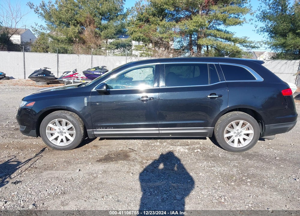 2019 LINCOLN MKT LIVERY VIN: 2LMHJ5NK1KBL04320