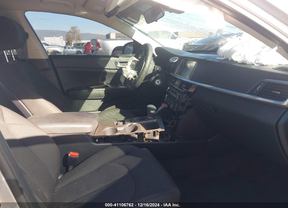 2020 KIA OPTIMA LX VIN: 5XXGT4L32LG400079