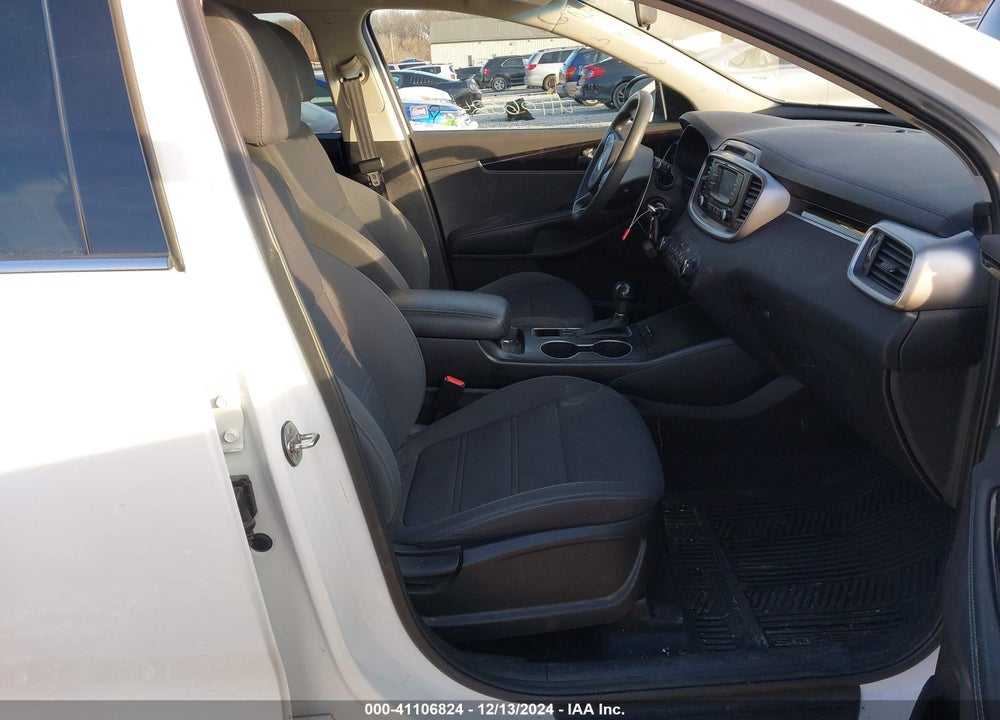 2017 KIA SORENTO 2.4L LX VIN: 5XYPG4A33HG293876