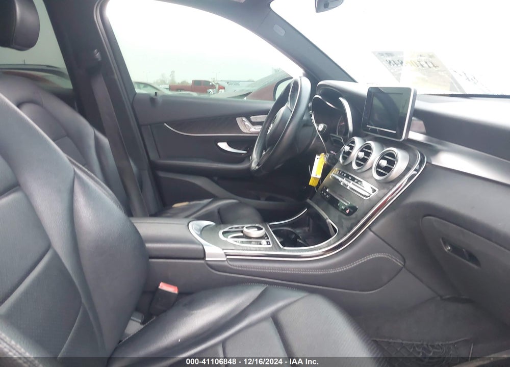 2017 MERCEDES-BENZ GLC 300 VIN: WDC0G4JB9HF260421