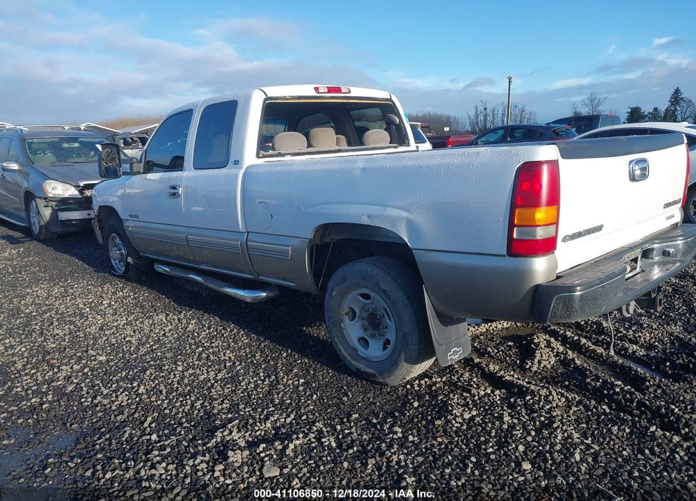 1999 CHEVROLET SILVERADO 2500 LS VIN: 1GCFC29U6XZ118031