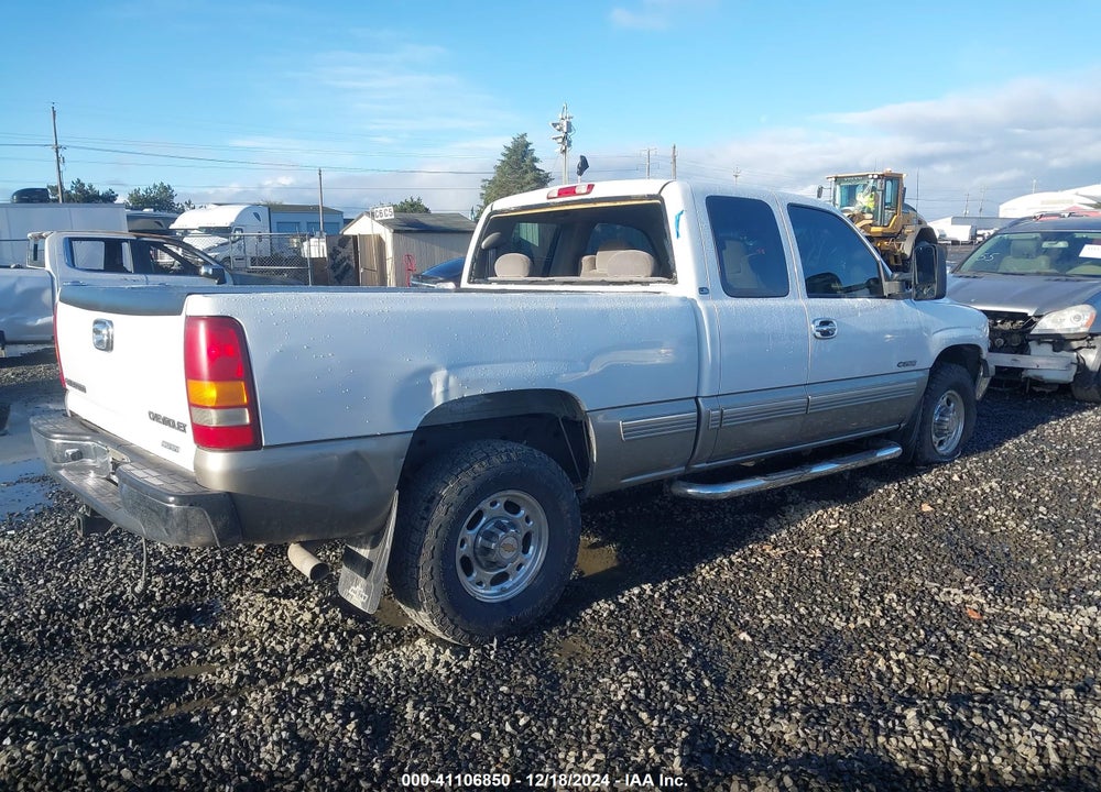 1999 CHEVROLET SILVERADO 2500 LS VIN: 1GCFC29U6XZ118031