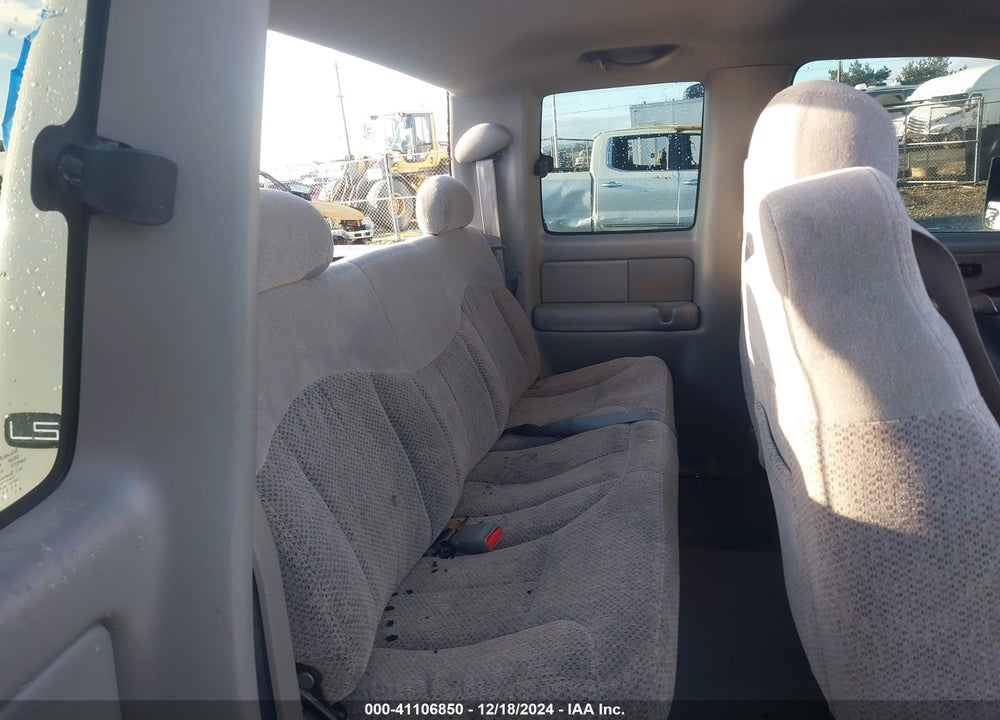1999 CHEVROLET SILVERADO 2500 LS VIN: 1GCFC29U6XZ118031