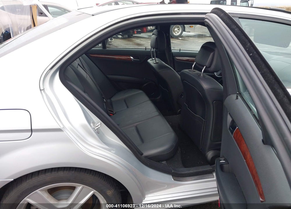 2011 MERCEDES-BENZ C 300 VIN: WDDGF5EB4BR153991