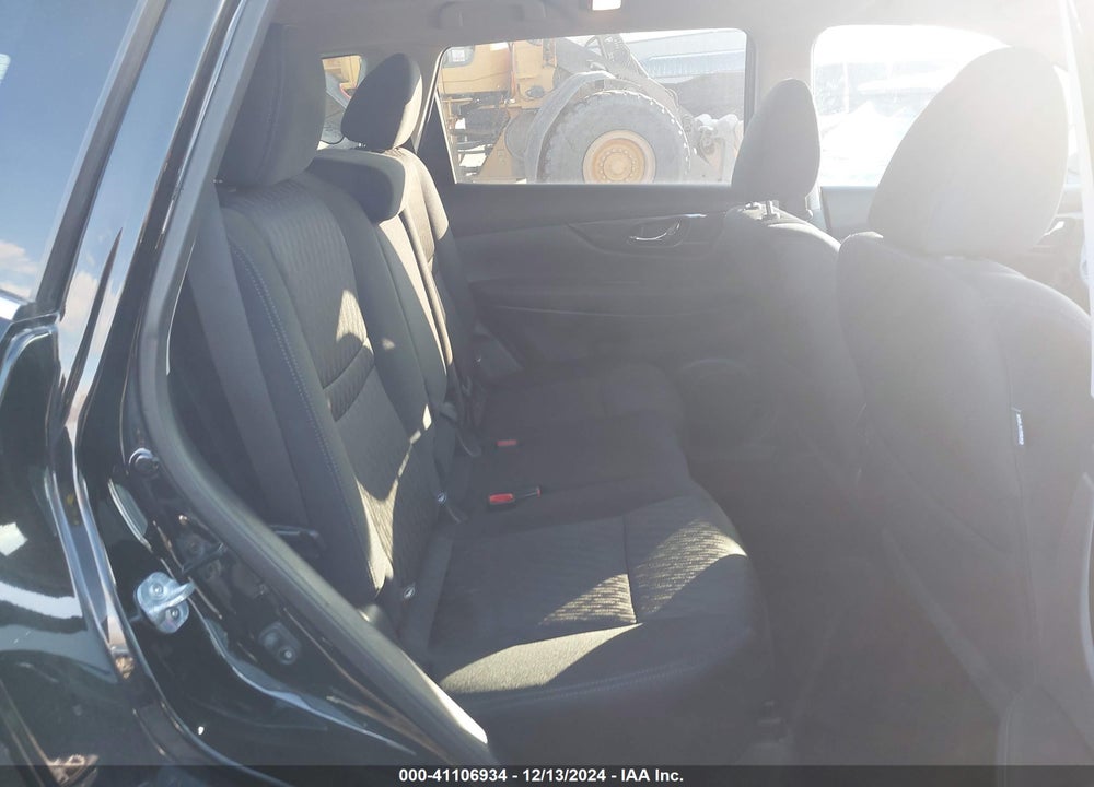 2017 NISSAN ROGUE VIN: 5N1AT2MV4HC747541