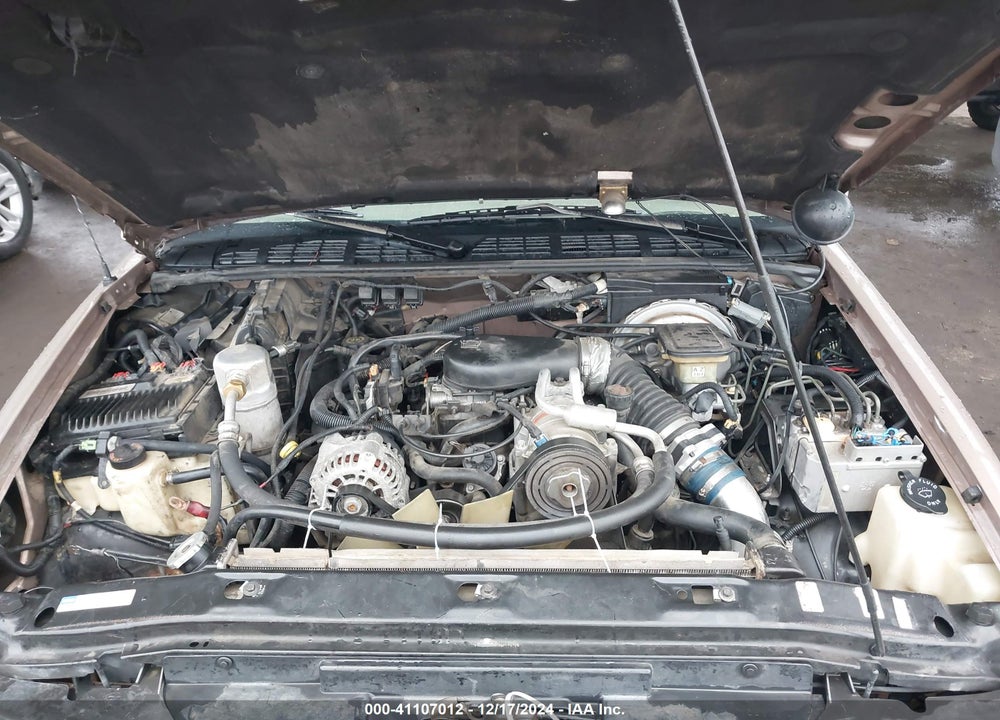 1996 CHEVROLET BLAZER VIN: 1GNDT13W1T2225106