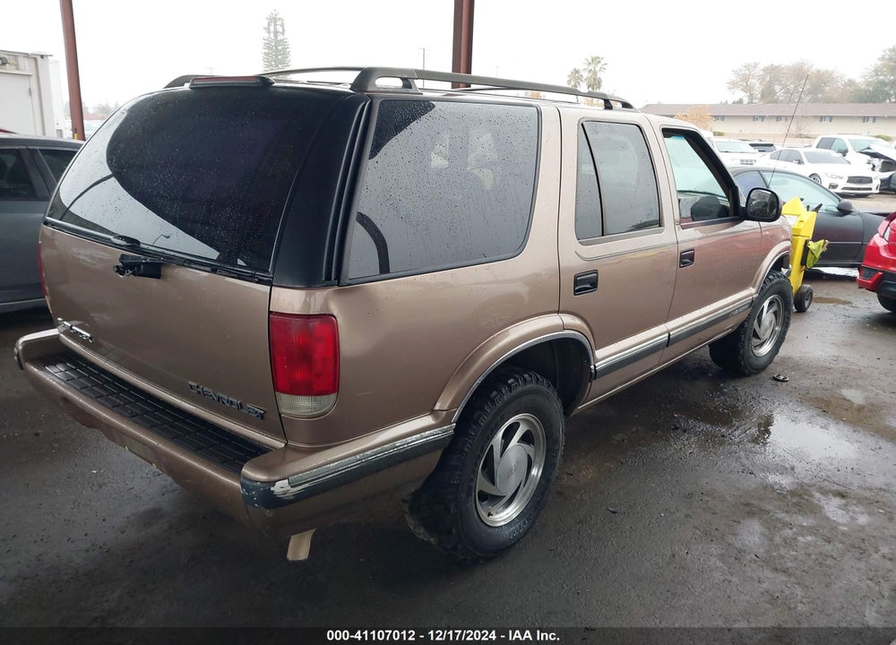 1996 CHEVROLET BLAZER VIN: 1GNDT13W1T2225106