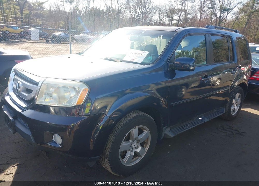 2011 HONDA PILOT EX-L VIN: 5FNYF4H59BB061845