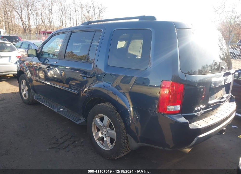 2011 HONDA PILOT EX-L VIN: 5FNYF4H59BB061845