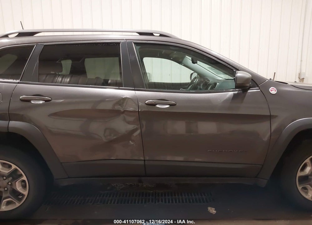 2019 JEEP CHEROKEE TRAILHAWK 4X4 VIN: 1C4PJMBX8KD298807