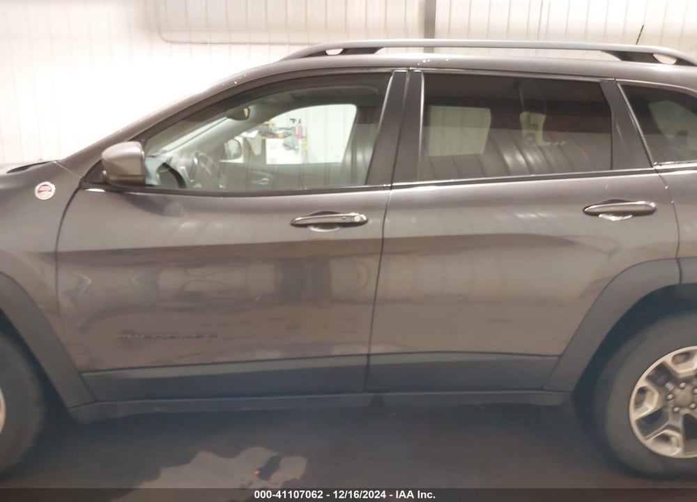 2019 JEEP CHEROKEE TRAILHAWK 4X4 VIN: 1C4PJMBX8KD298807