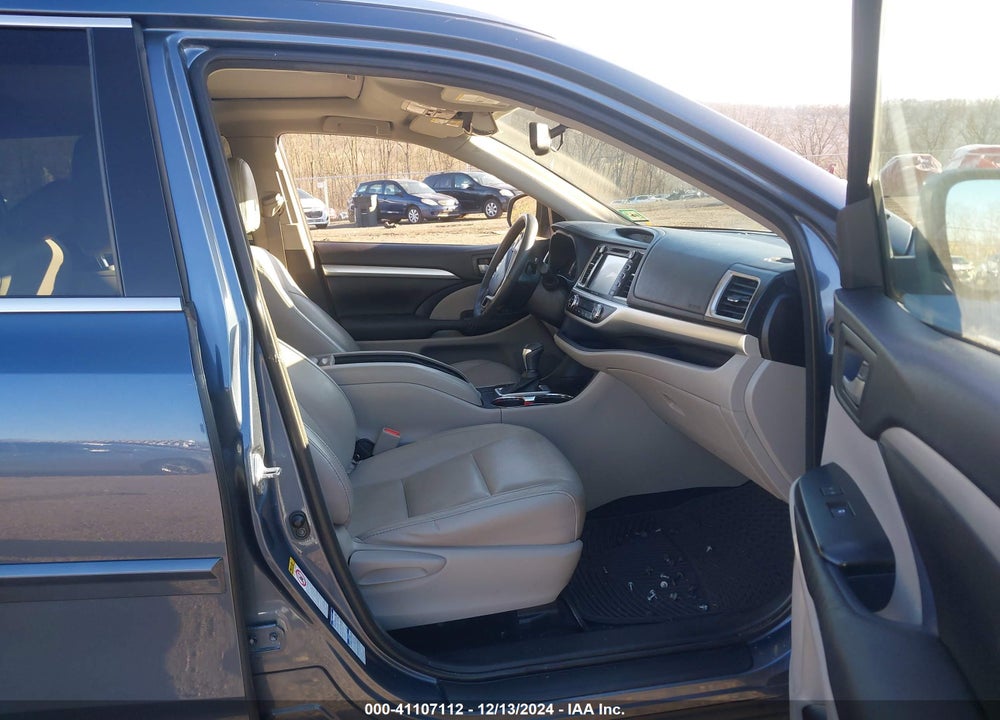 2016 TOYOTA HIGHLANDER XLE V6 VIN: 5TDJKRFH7GS290969