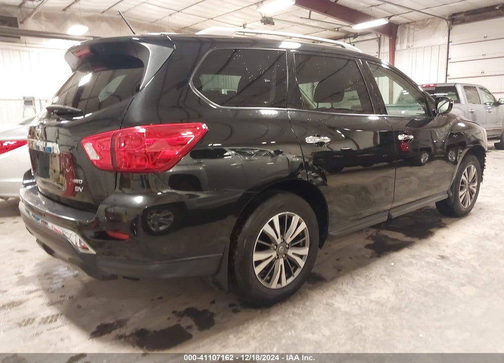 2018 NISSAN PATHFINDER SV VIN: 5N1DR2MM2JC657829