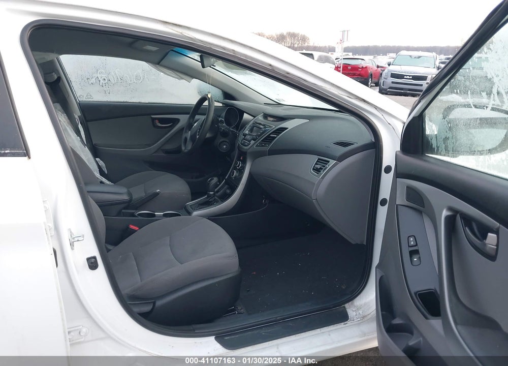 2014 HYUNDAI ELANTRA VIN: 5NPDH4AE3EH507576