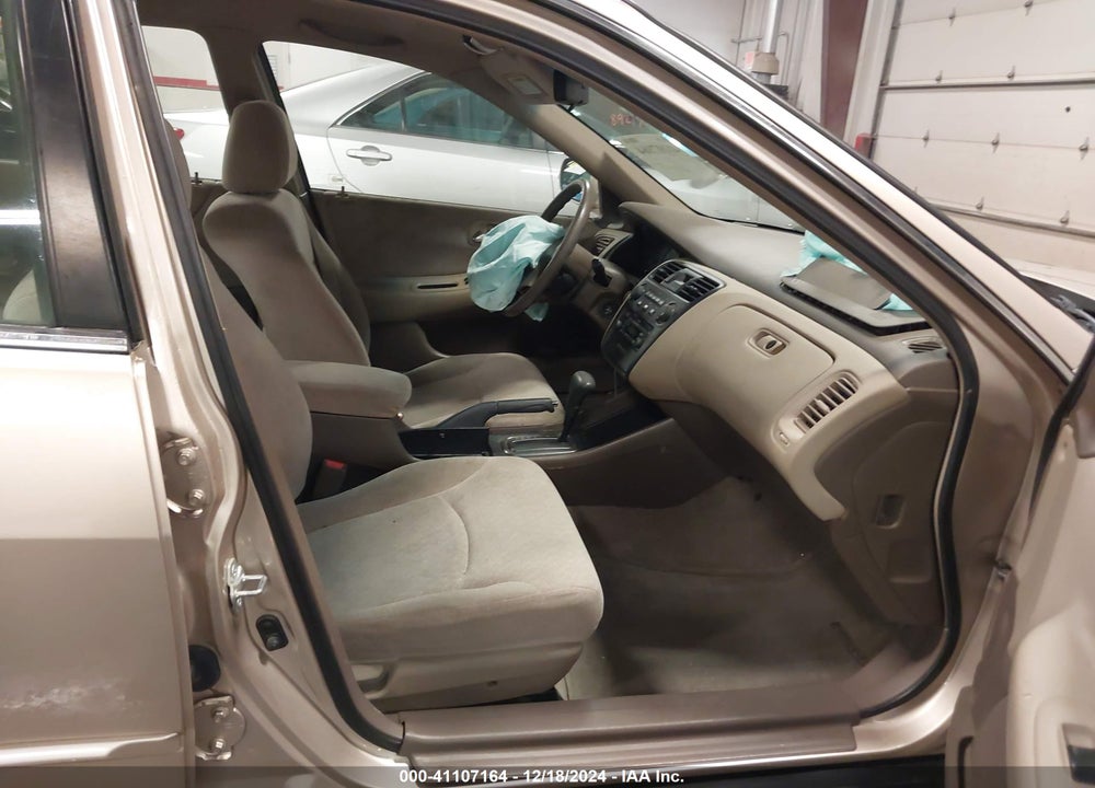 2001 HONDA ACCORD 2.3 LX VIN: JHMCG56421C022791
