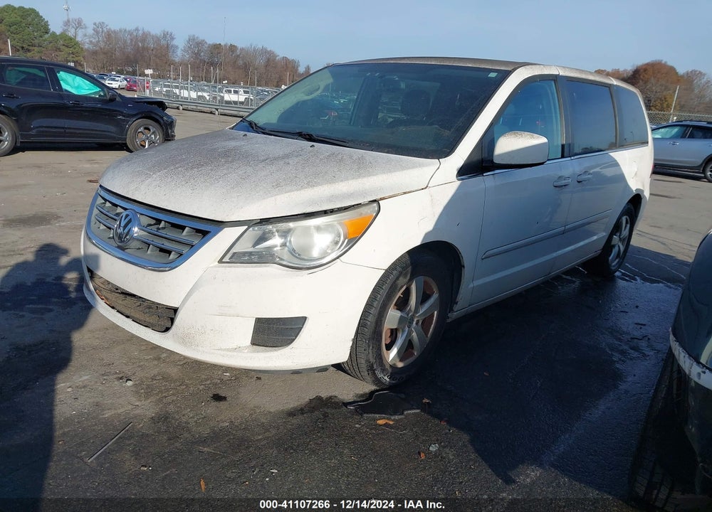 2010 VOLKSWAGEN ROUTAN SE VIN: 2V4RW3D13AR281783
