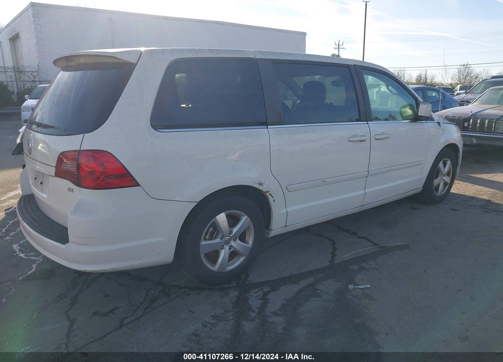 2010 VOLKSWAGEN ROUTAN SE VIN: 2V4RW3D13AR281783