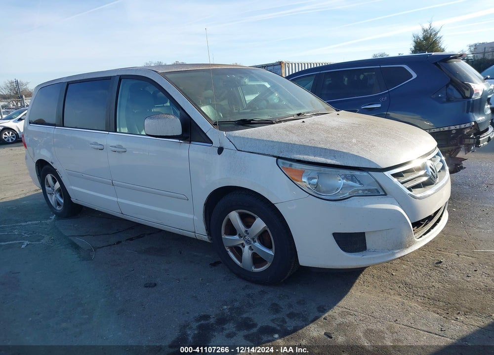 2010 VOLKSWAGEN ROUTAN SE VIN: 2V4RW3D13AR281783