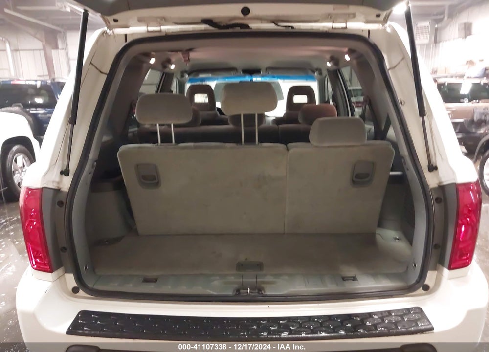 2005 HONDA PILOT EX VIN: 5FNYF18495B062049