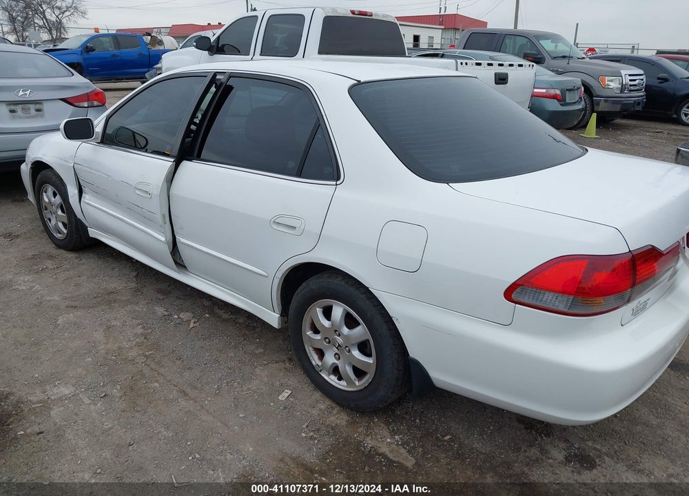 2001 HONDA ACCORD 2.3 EX VIN: 1HGCG56681A113970