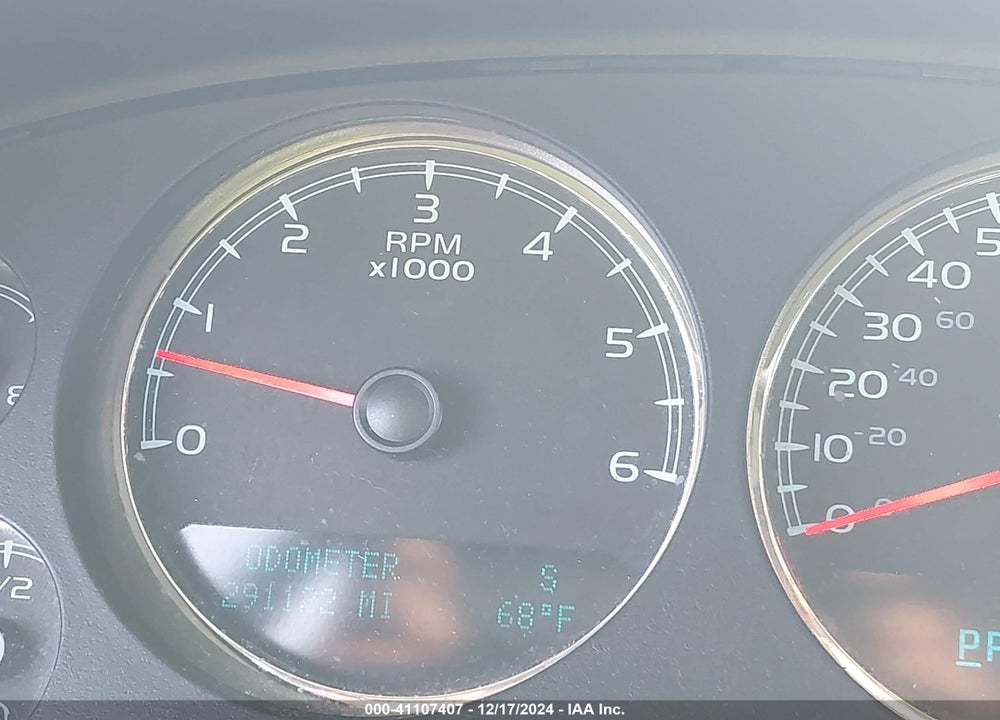 2010 CHEVROLET TAHOE LS VIN: 1GNUKAE01AR115592