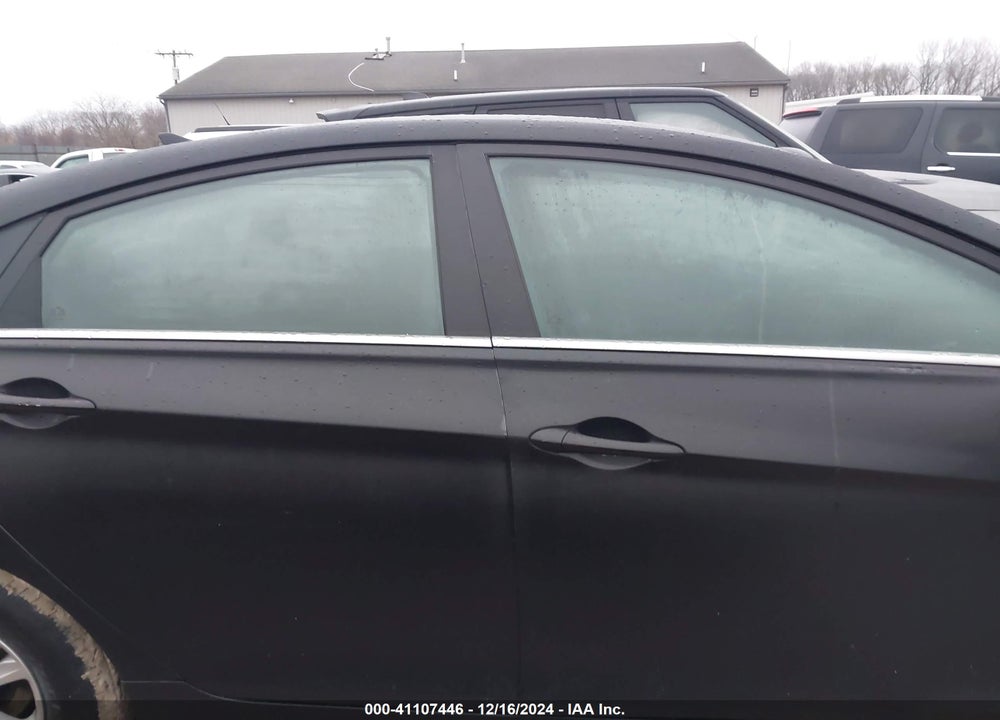2011 HYUNDAI SONATA VIN: 5NPEB4AC5BH086931