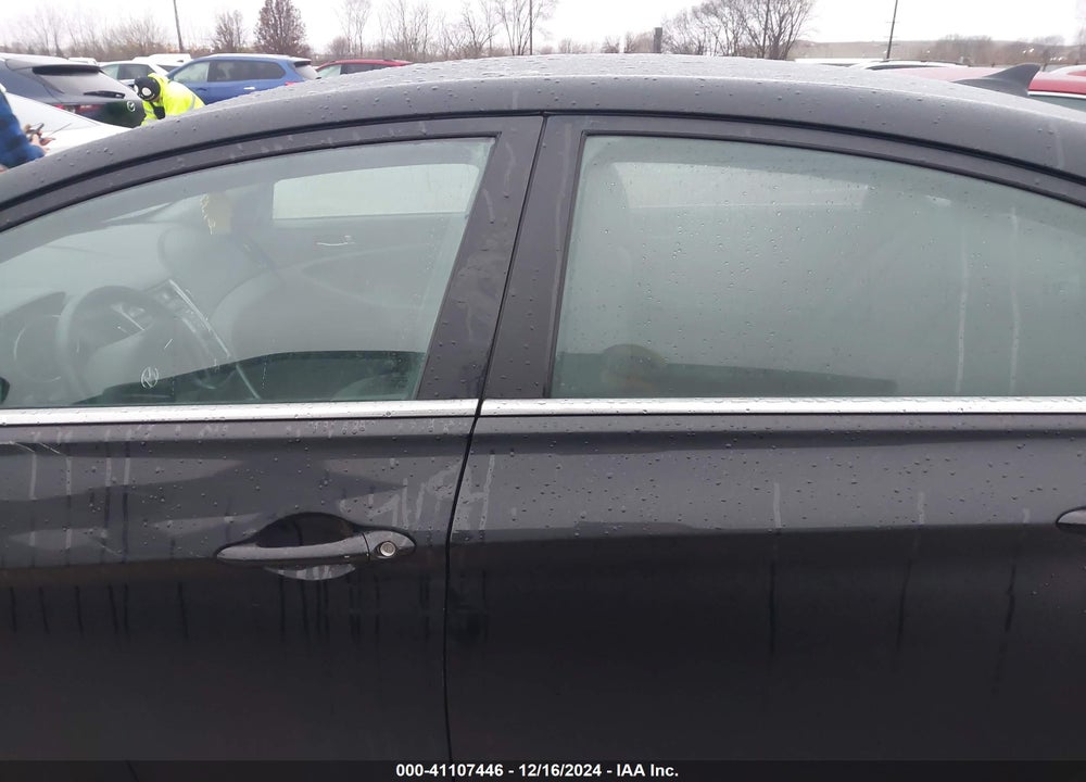 2011 HYUNDAI SONATA VIN: 5NPEB4AC5BH086931