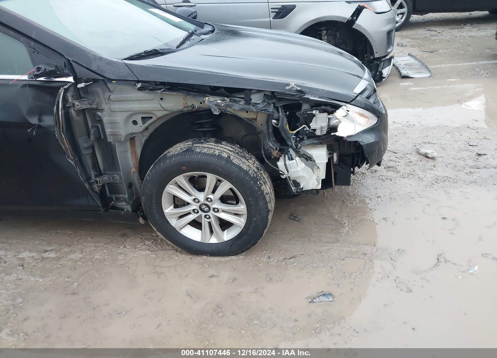 2011 HYUNDAI SONATA VIN: 5NPEB4AC5BH086931