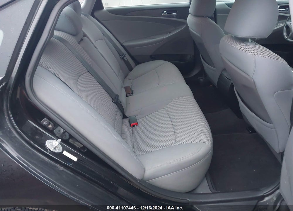 2011 HYUNDAI SONATA VIN: 5NPEB4AC5BH086931