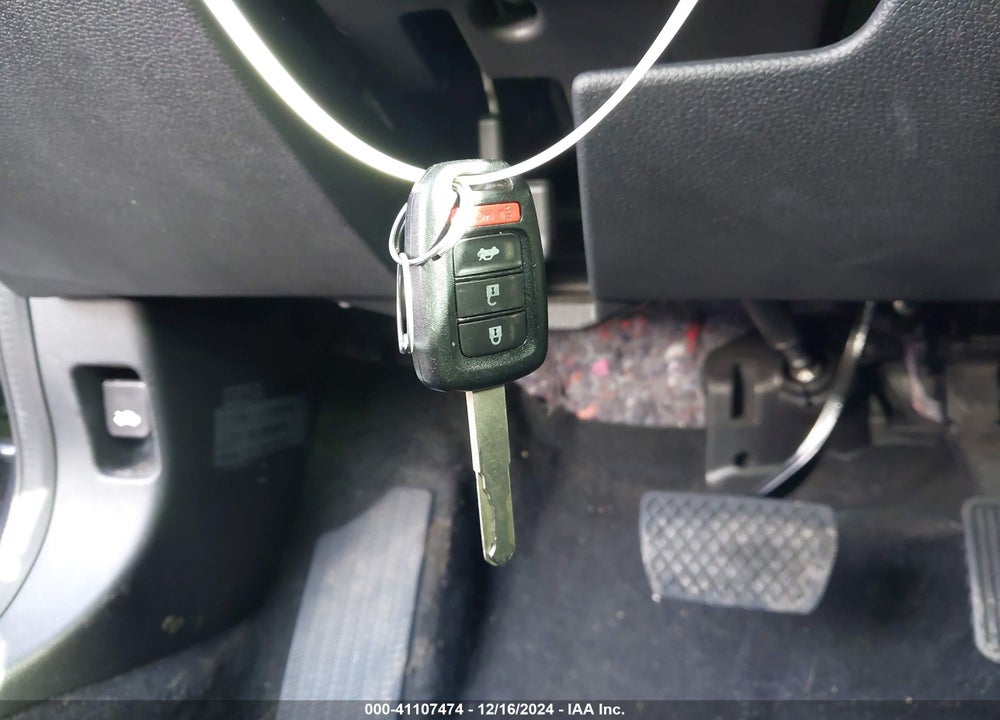 2019 HONDA CIVIC LX VIN: 19XFC2F66KE039694