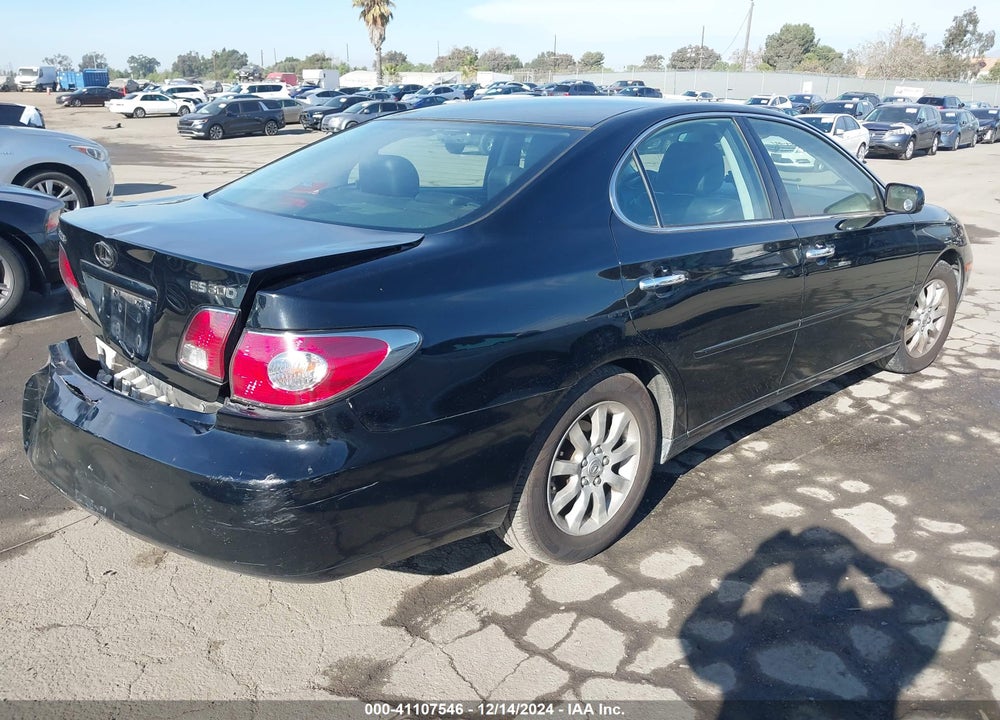 2002 LEXUS ES 300 VIN: JTHBF30G520085361