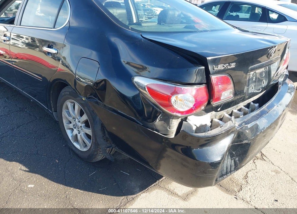 2002 LEXUS ES 300 VIN: JTHBF30G520085361