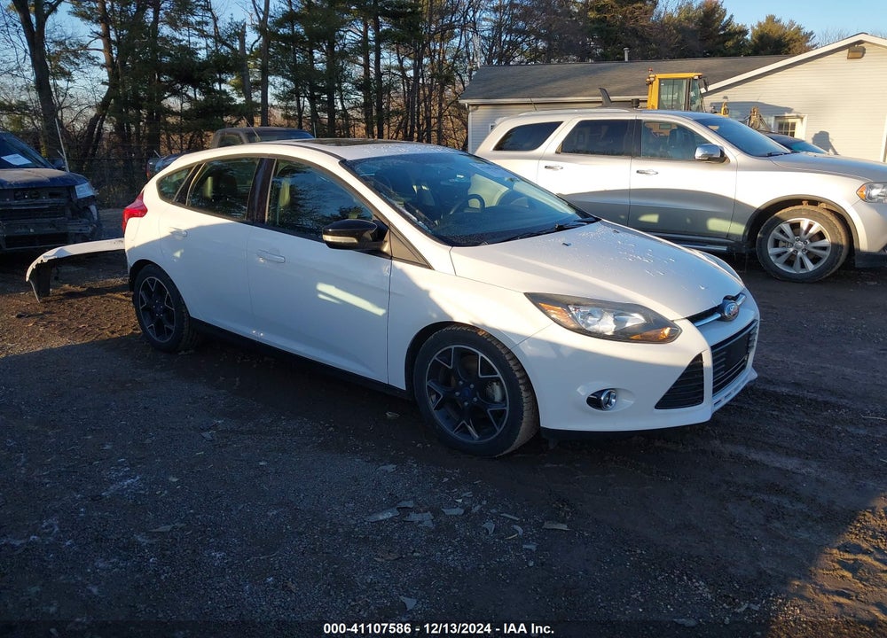 2014 FORD FOCUS SE VIN: 1FADP3K27EL106714