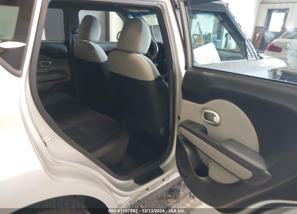 2015 KIA SOUL VIN: KNDJN2A24F7764435